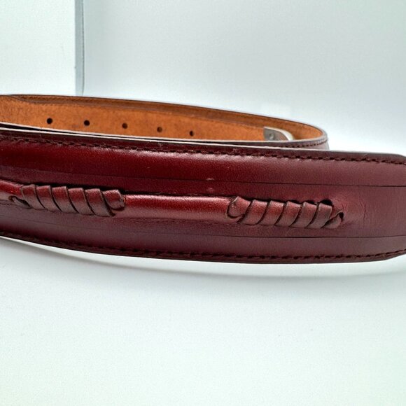 Mens Izod Brown Genuine Leather Belt Silver Buckle Embossed Details Size 40 - Picture 7 of 9